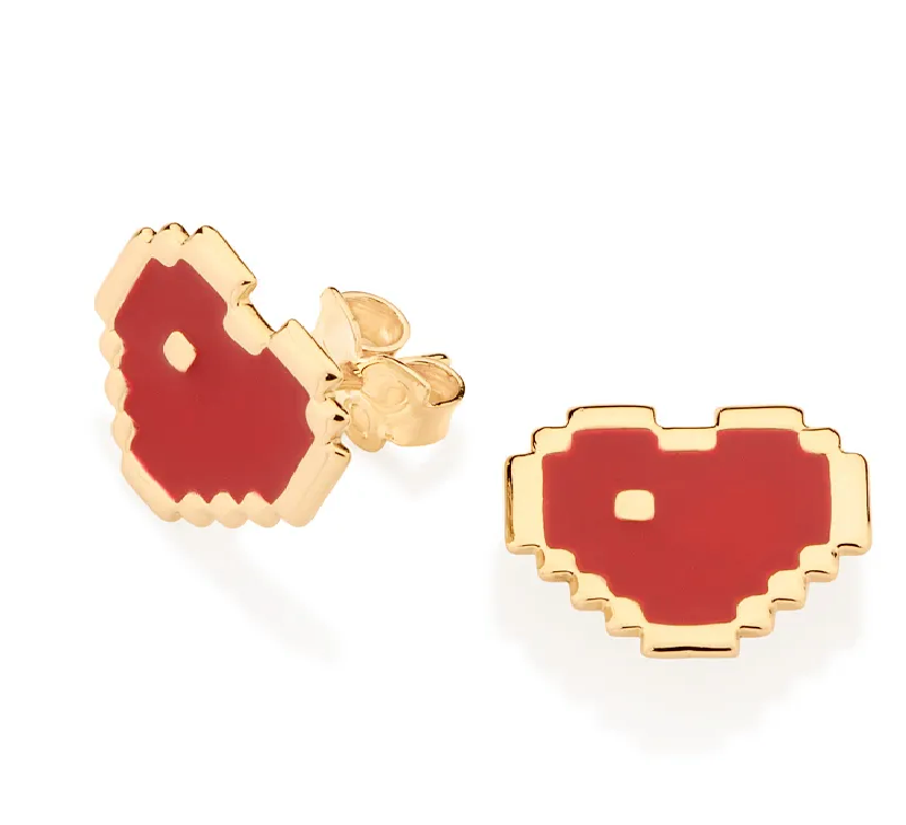 Brinco coração pixel banhado a ouro 18k com aplicação de resina